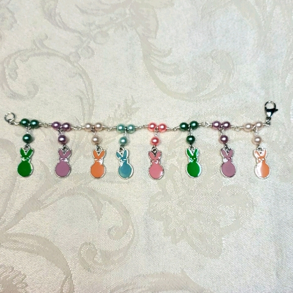 Multicolor Pearl Bunny Bracelet! - Picture 2 of 4